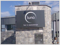 izdelava in montaža zunanje table Luna